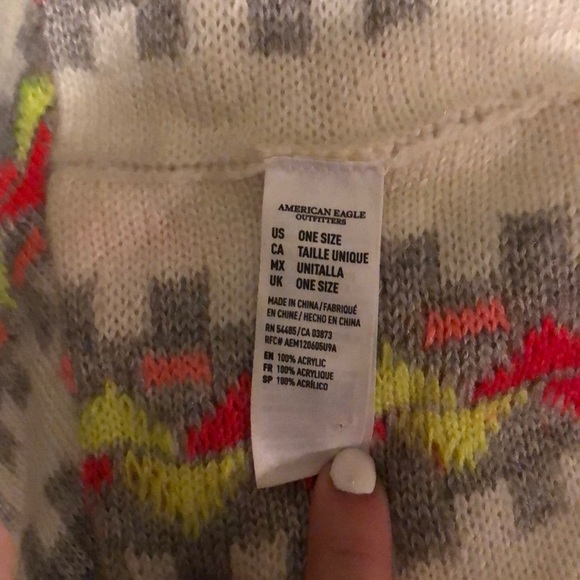 Pattern Scarf - Picture 2 of 2